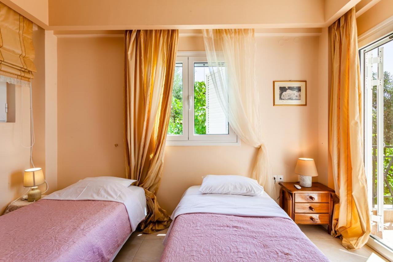 Verga Majestic Sunsets - Elegant & Secluded Retreat กาลามาตา ภายนอก รูปภาพ